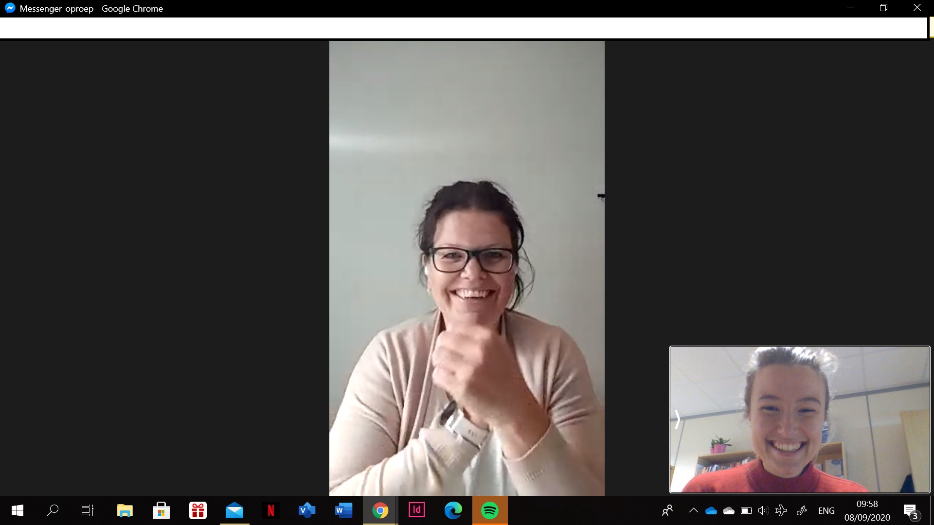 Intern Minke (smaller pic!) and supervisor Íris (larger pic) on one of their frequent Zoom-meetings