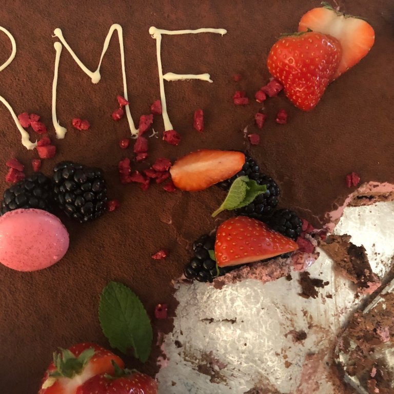 Afmæliskakan. Ljósmynd Bjarnheiður Hallsdóttir