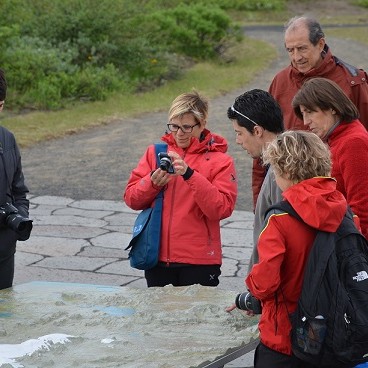 Ferðamenn við Hakið á Þingvöllum