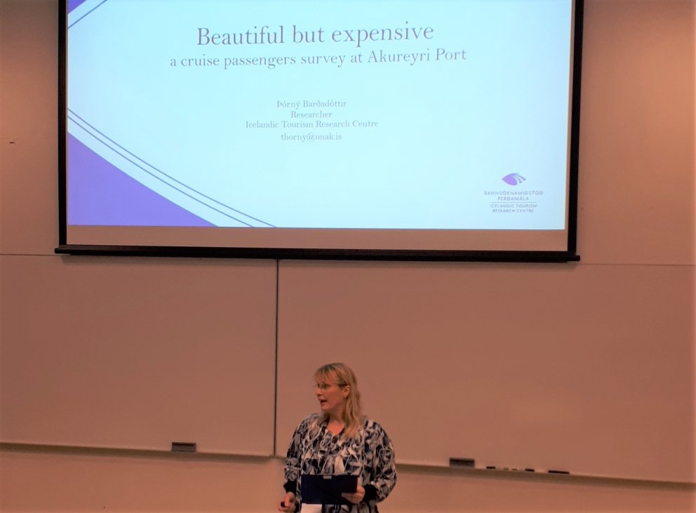 Þórný við kynningu