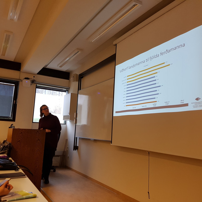 Eyrún Jenný flytur erindi sitt.