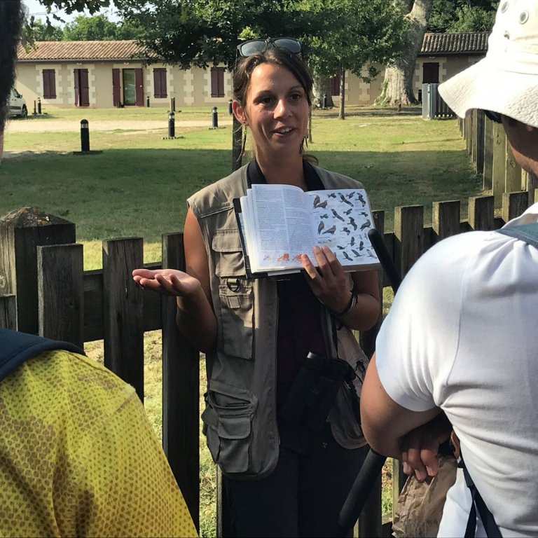 Leiðsögukona í vettvangsferð