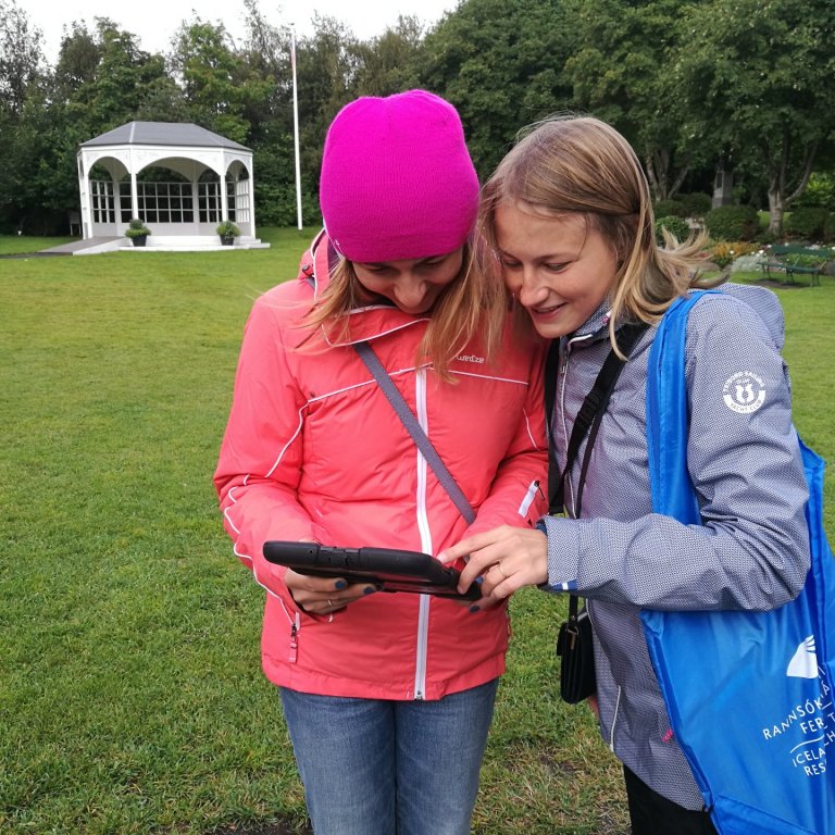 Svarandi ásamt spyrli RMF