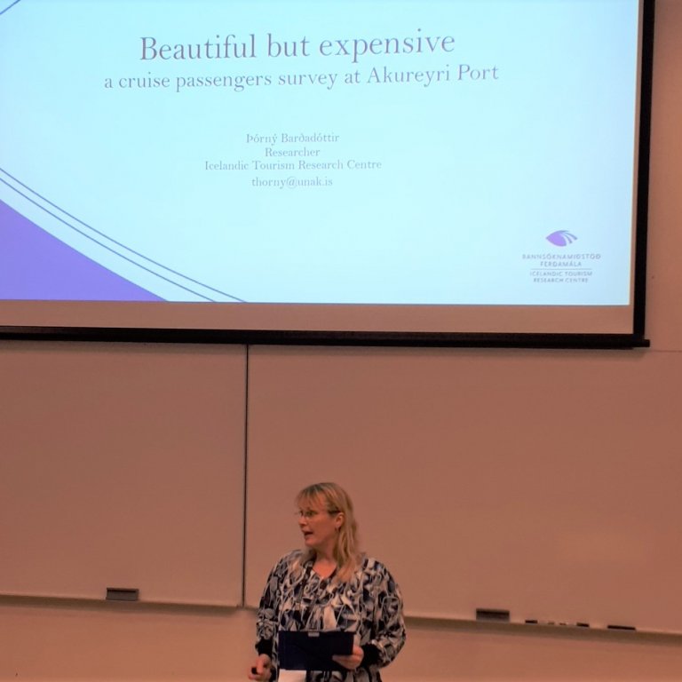 Þórný við kynningu