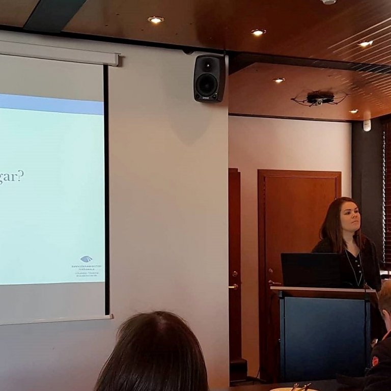 Elísabet Ögn Jóhannsdóttir í ræðustóli