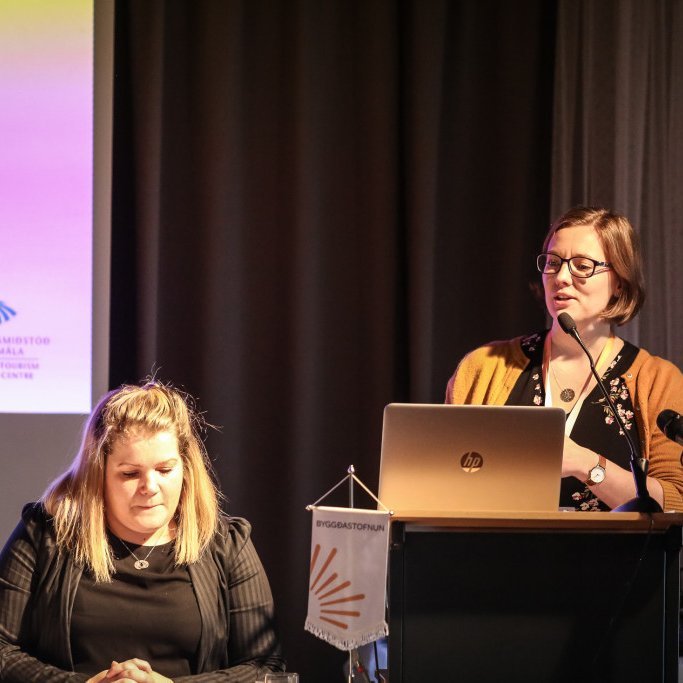 Eyrún flytur erindi (mynd af vef Byggðastofnunar)